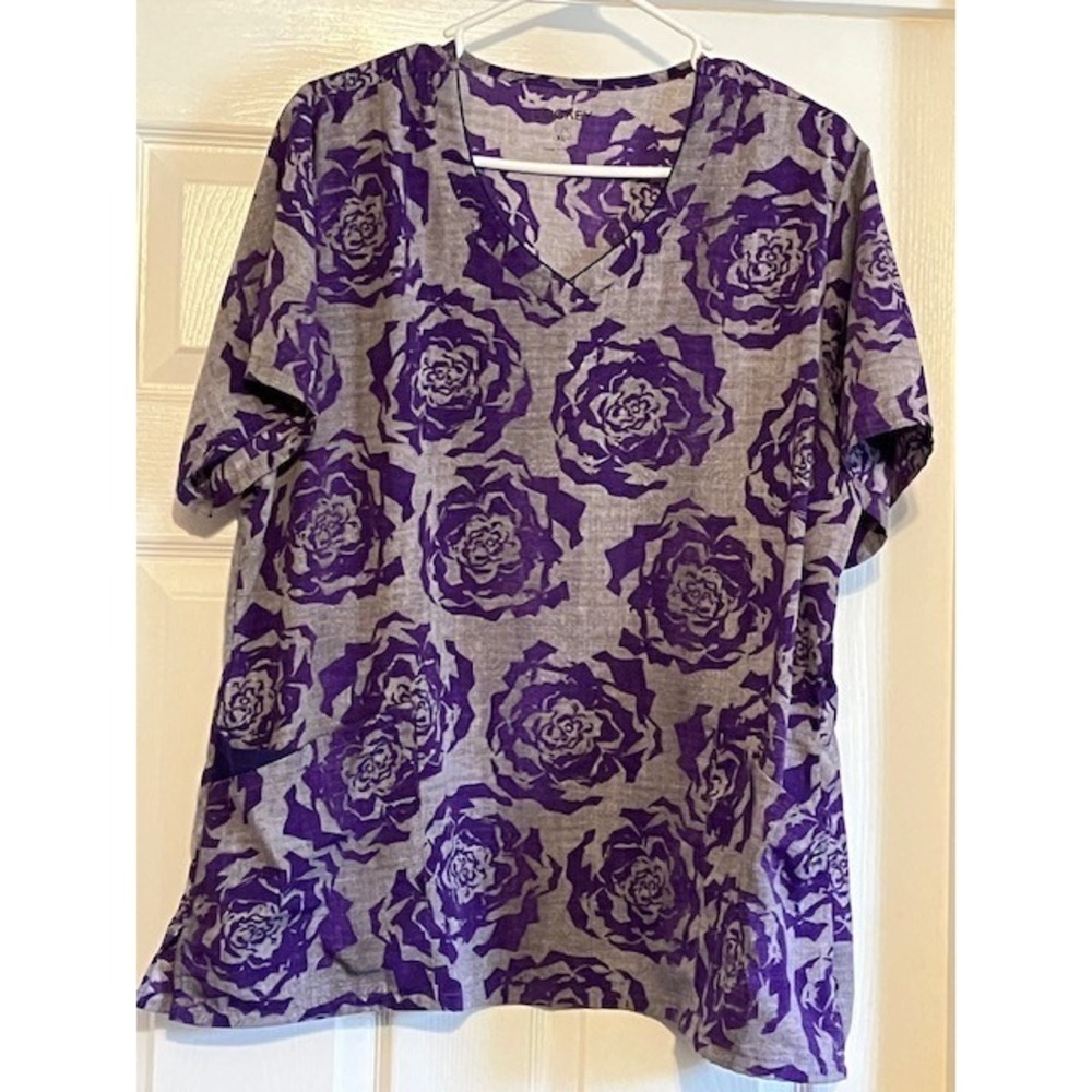 Women's Scrub top size XL, Gray with Purple Flower, Women's Scrubs JOCKEY - Picture 1 of 3